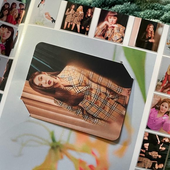 CLC album with pc and poster! - Picture 6 of 8